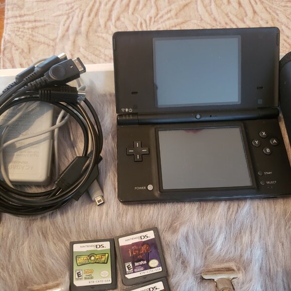 Nintendo DS, 21 games ,stylus,  case all cords and cordless headphones - Picture 8 of 9